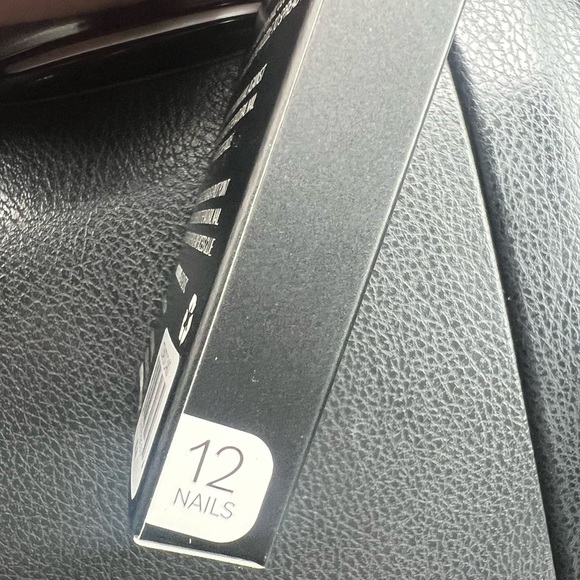 Pretty women Nails Vegan nails new sparkly gold and white nails no glue - Picture 4 of 5